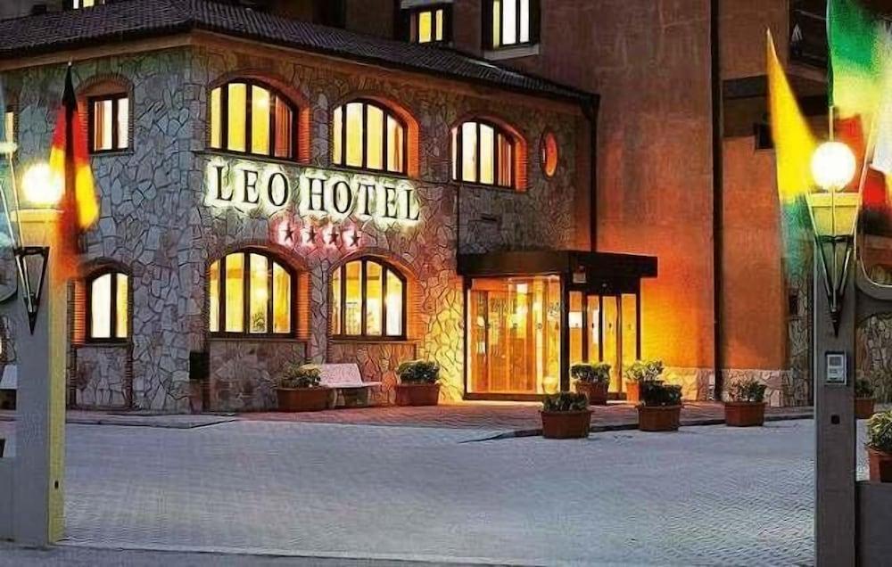 Pet Friendly Leo Hotel