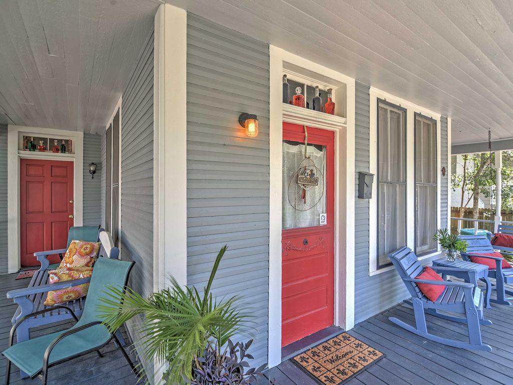 Classic 3BR Gulfport House w/Porch Swing Pet Policy