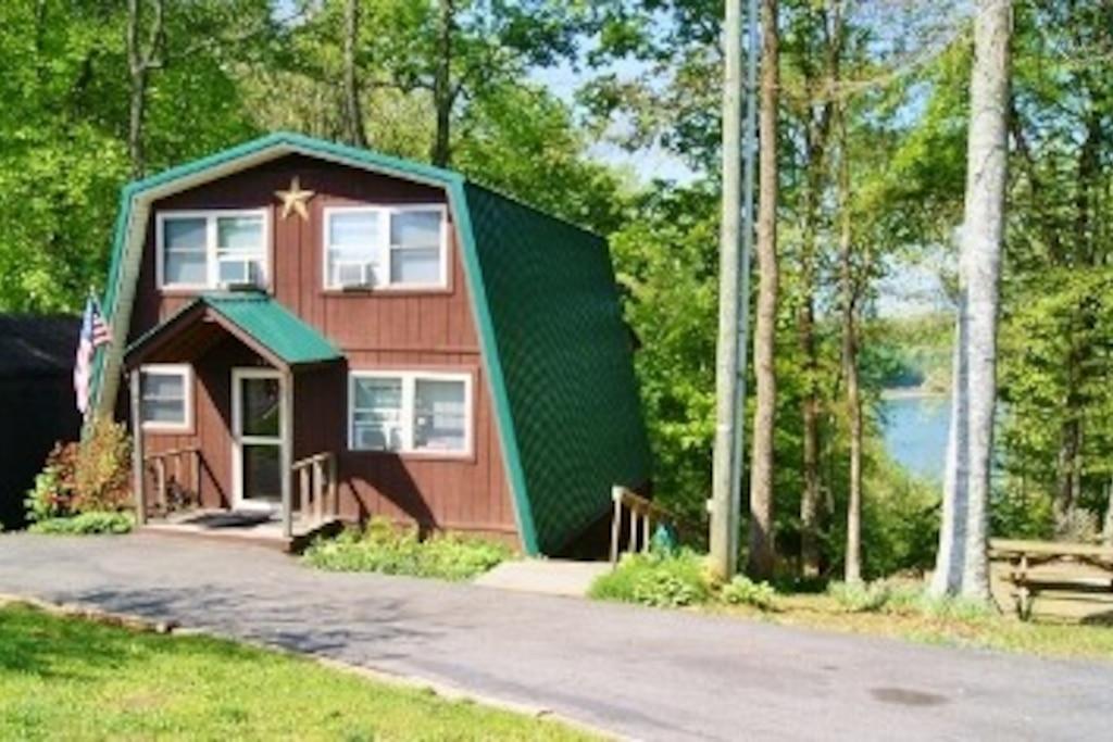 Burkesville Airbnb Rentals Pet Policy