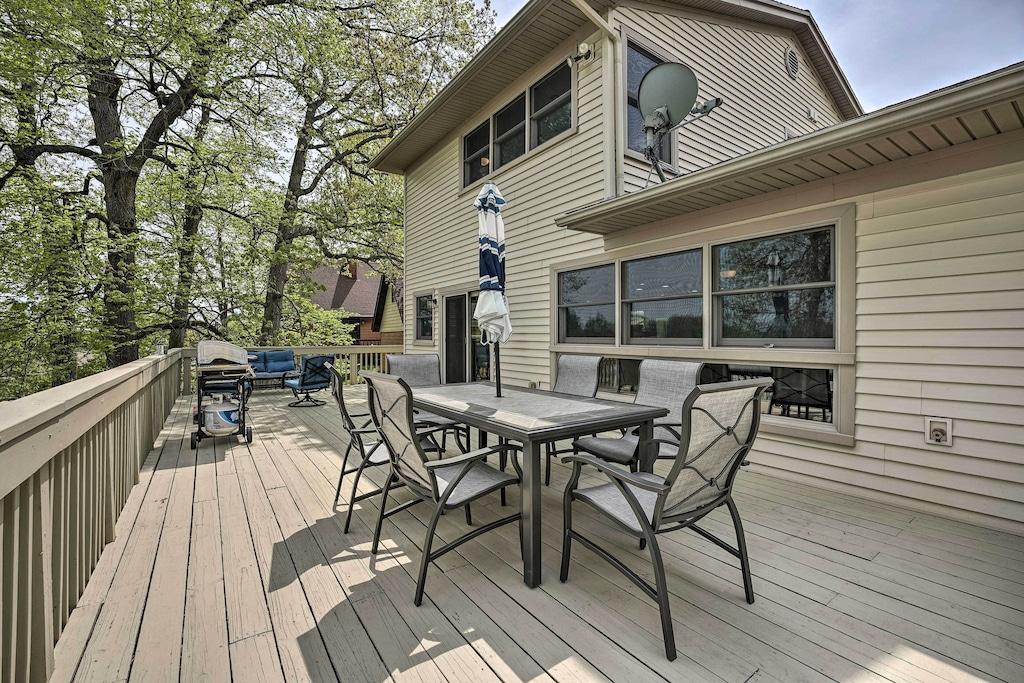 Pet Friendly 4BR Grass Lake Retreat With Game Room