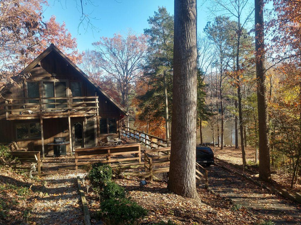 Pet Friendly Hotels In Chester Va Bringfido