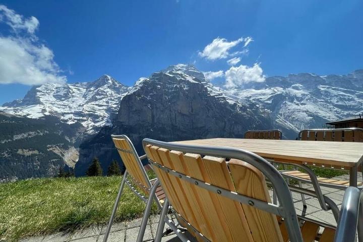 Pet Friendly 1BR Holiday House in Mürren