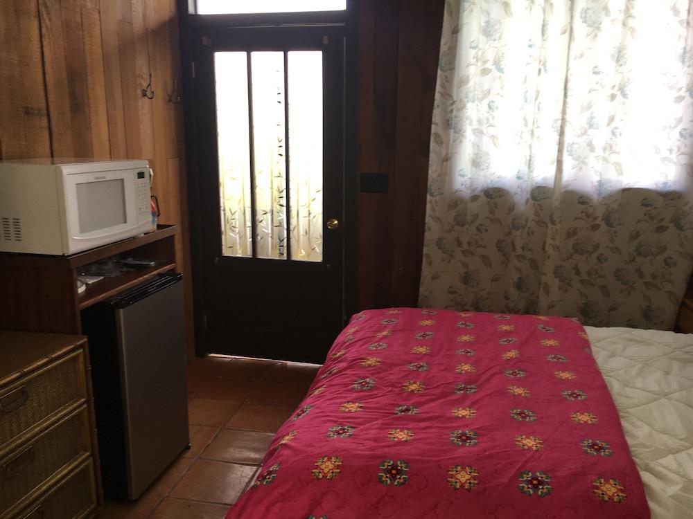 Pet Friendly Bungalow 2