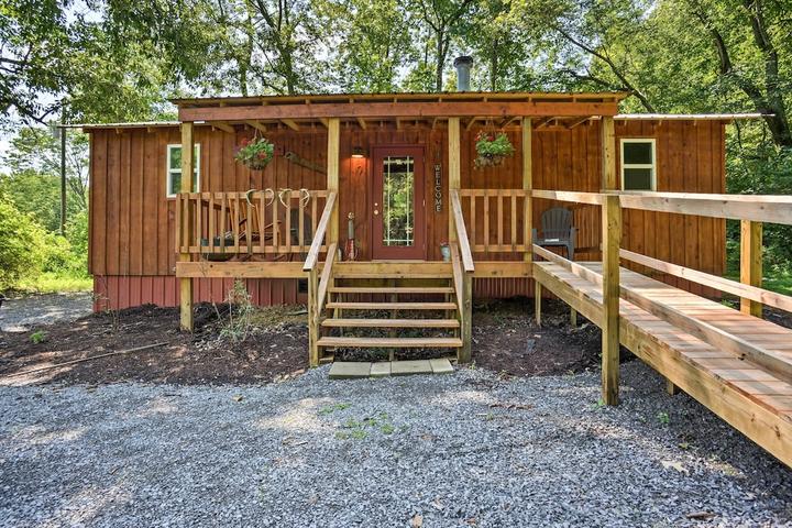 Pet Friendly Secluded 2BR Cabin With Ponds & Trails