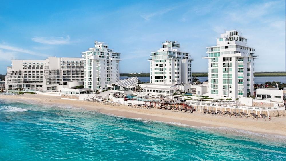 送料込　PICTURED RESORT  All Vacation Long Oleo Cancun Playa All-Inclusive Boutique Resort: Pool & Spa