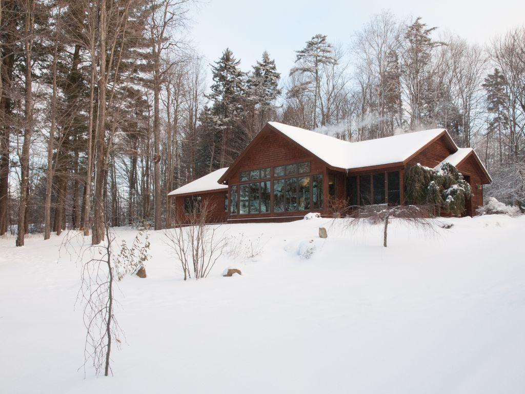 Pet Friendly Vermont Paradise with Hot Tub