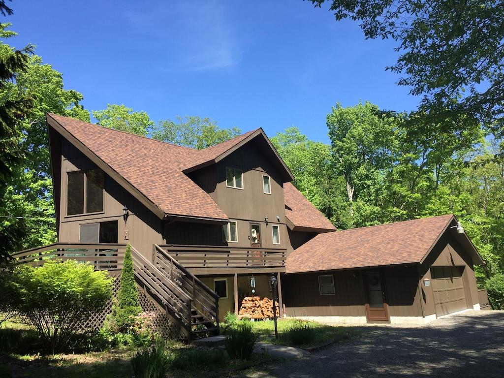 Cozy Cabin in Alpine Lake Resort Pet Policy