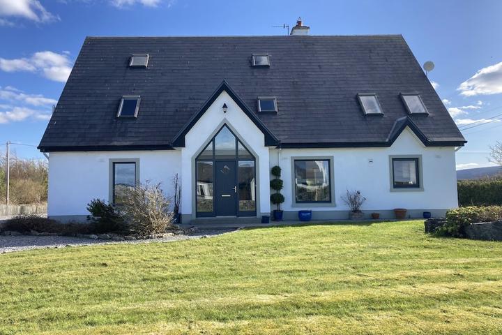 Pet Friendly Luxurious Home Overlooking Galway Bay & Burren