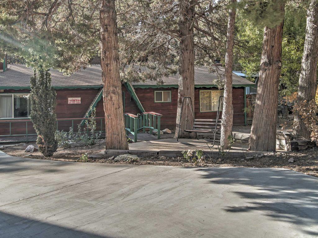 3 Bedroom Big Bear Cabin With Patio And Hot Tub Pet Policy