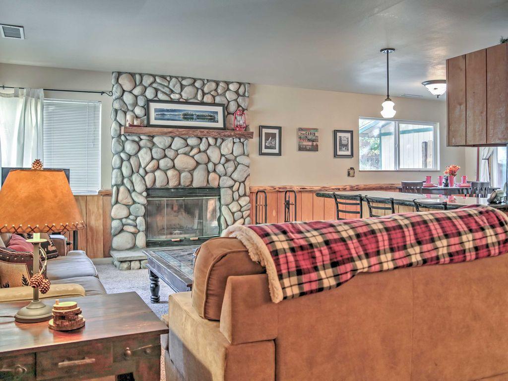 Pet Friendly 3-Bedroom Big Bear Cabin with Patio and Hot Tub