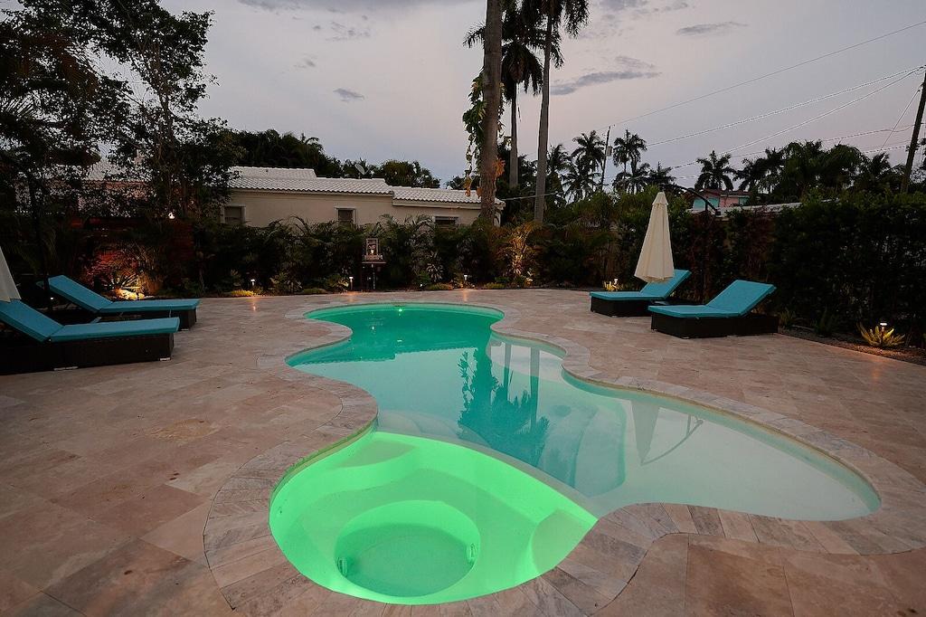 Van Buren Hollywood Villa 2 Pet Policy