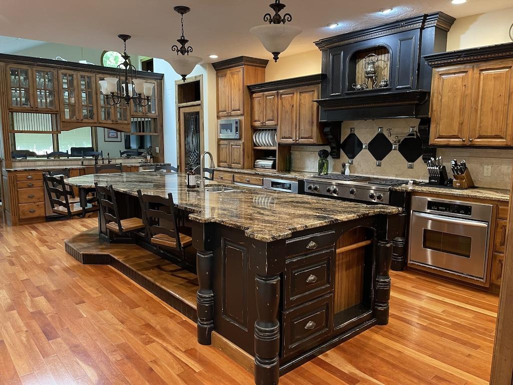 Kearney House with Huge Kitchen & Theatre Pet Policy