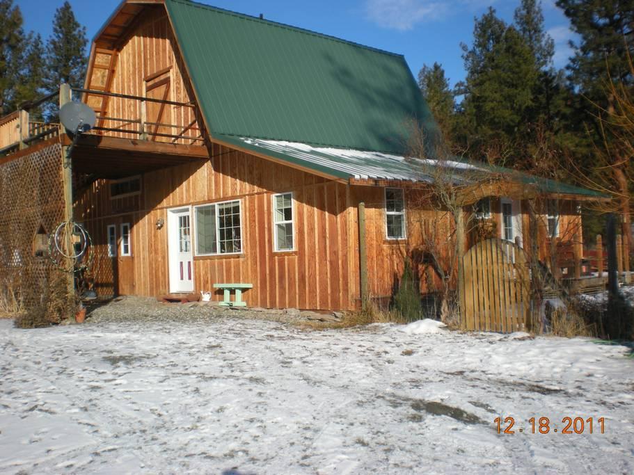 Omak Airbnb Rentals Pet Policy