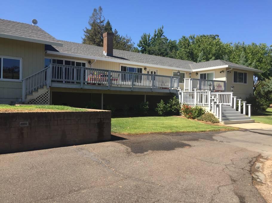 Pet Friendly Hotels In Loomis Ca Bringfido