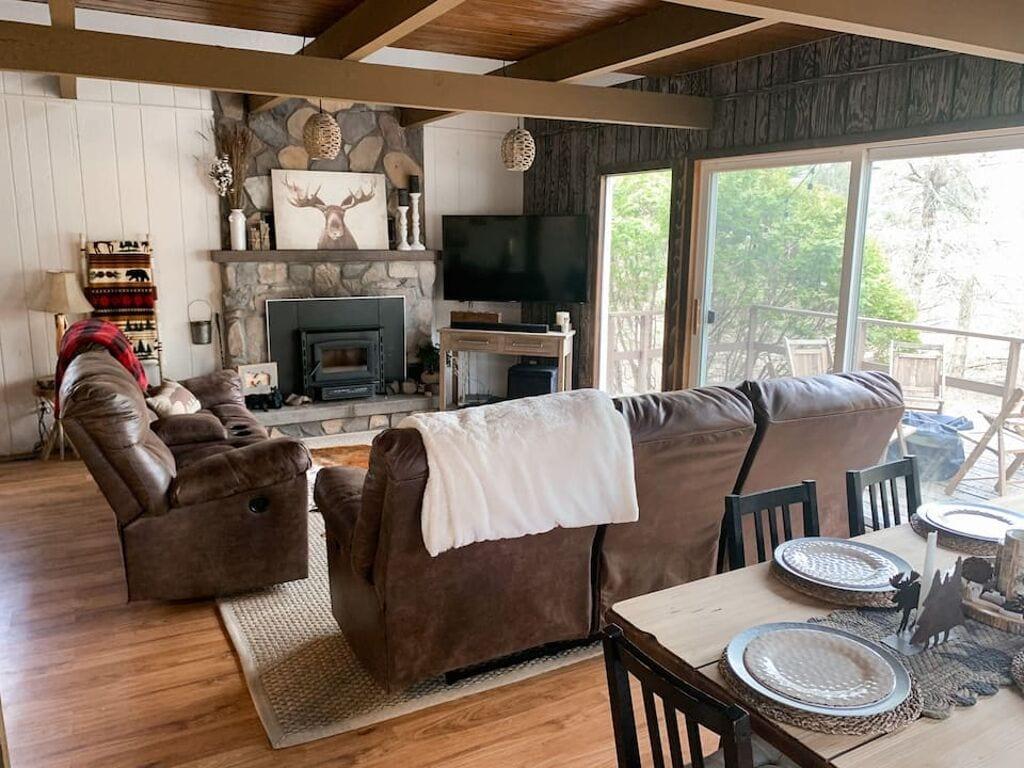 Cozy Cabin on Nelson Lake in Hayward Pet Policy