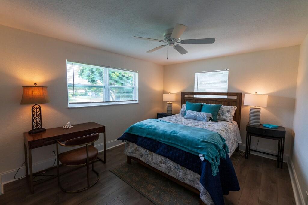 2/2 Boynton Beach House with Putting Green & Pool Pet Policy