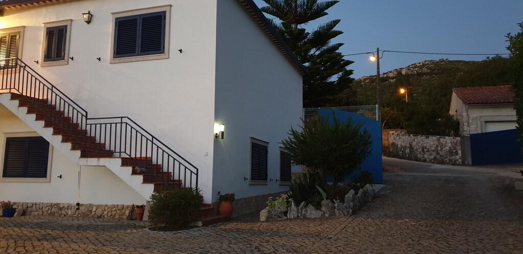 Pet Friendly 3/2 Villa with Swimming Pool
