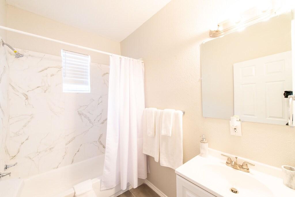 Cozy & Vibrant Arts Home Pet Policy