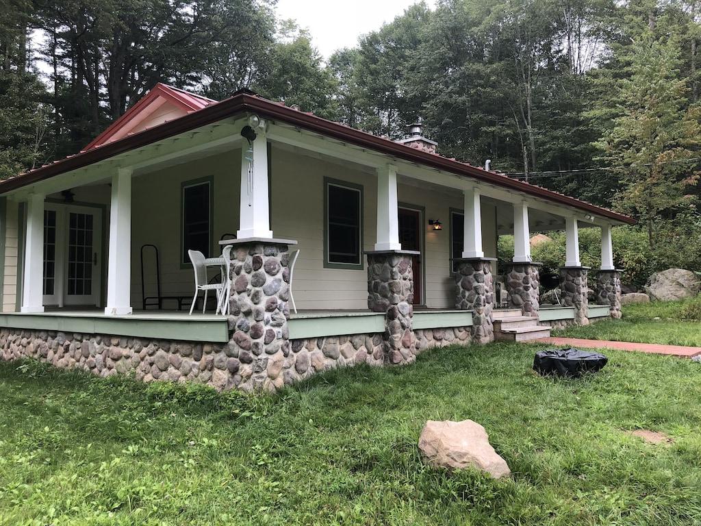 The Lehigh Cottage Pet Policy