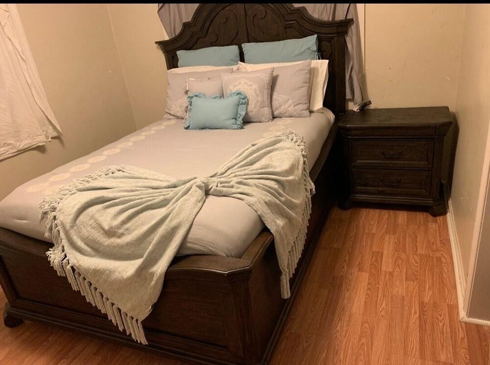 3 Bedroom Apartment Near Beaches & Outlets Mall Pet Policy