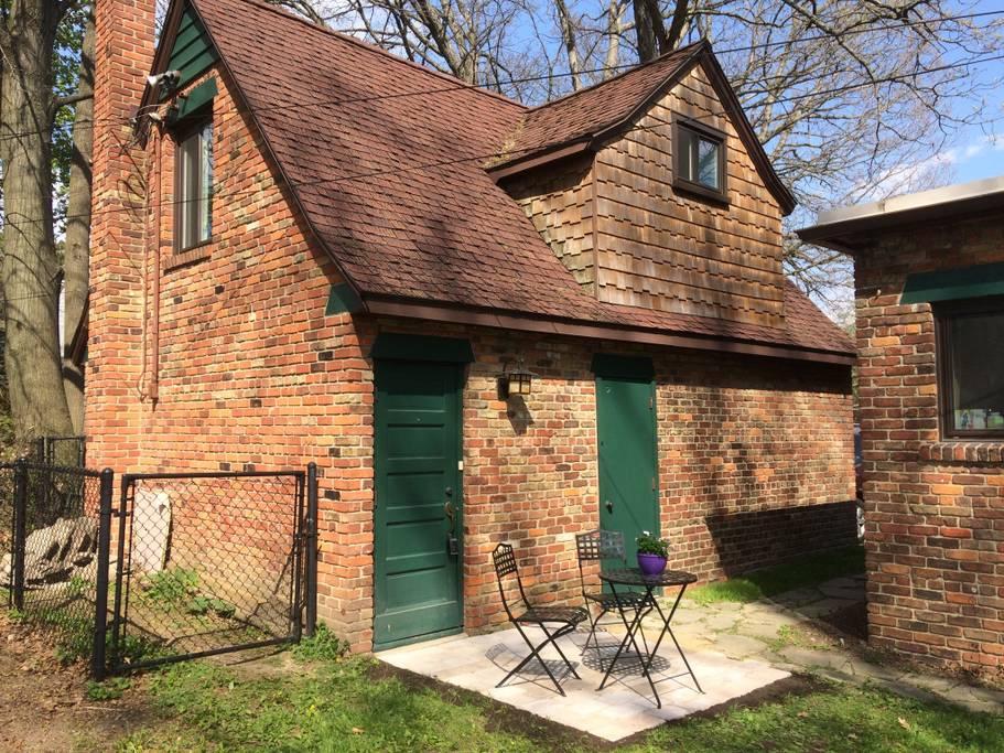 Pet Friendly Holly Airbnb Rentals