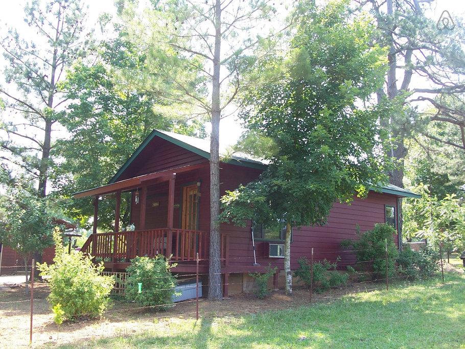 Waldron Airbnb Rentals Pet Policy