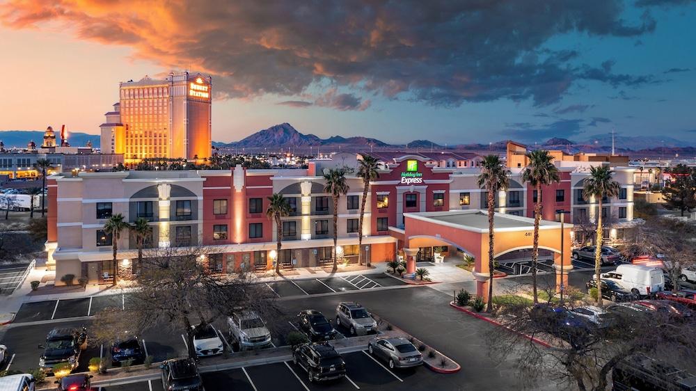 Pet Friendly Holiday Inn Express Hotel & Suites Henderson by IHG