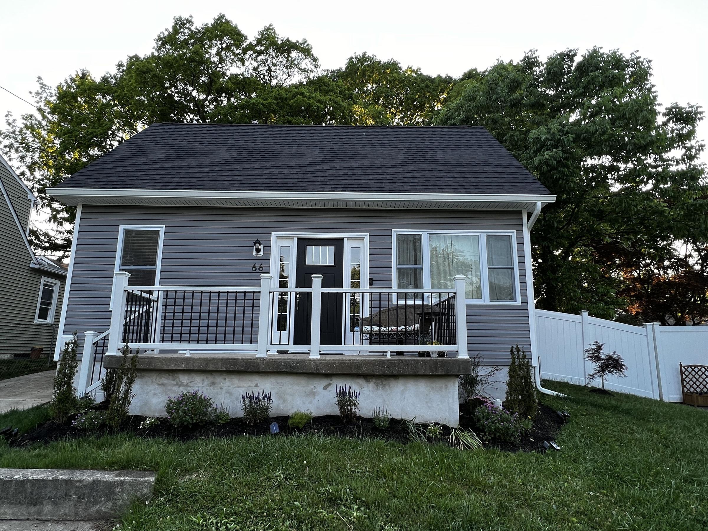 Pet Friendly Cozy Cape in Newtown Square
