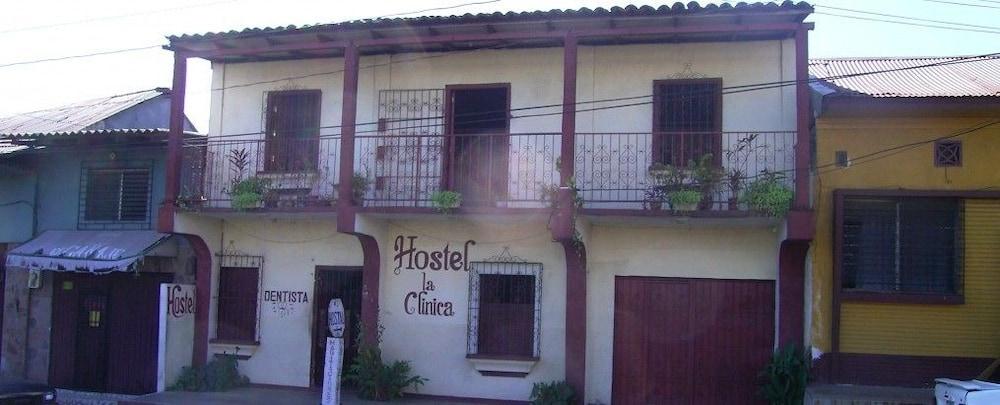Pet Friendly Guesthouse La Clinica - Hostel