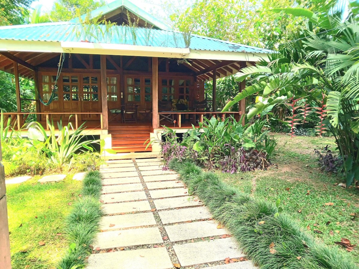 Picture of a pet-friendly airbnb in Punta Uva, CR.
