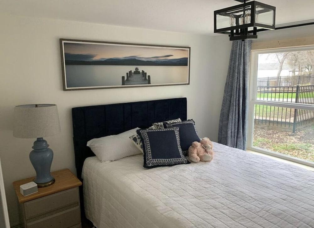 The Compound on Lake Brownwood Pet Policy