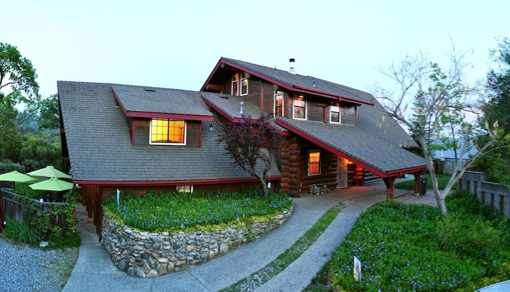 Pet Friendly Natures Inn Bed and Breakfast Yosemite
