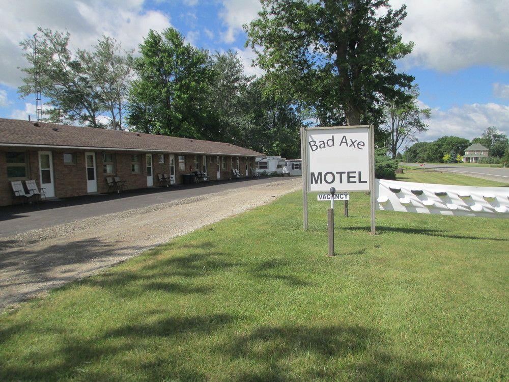 Bad Axe Motel Pet Policy
