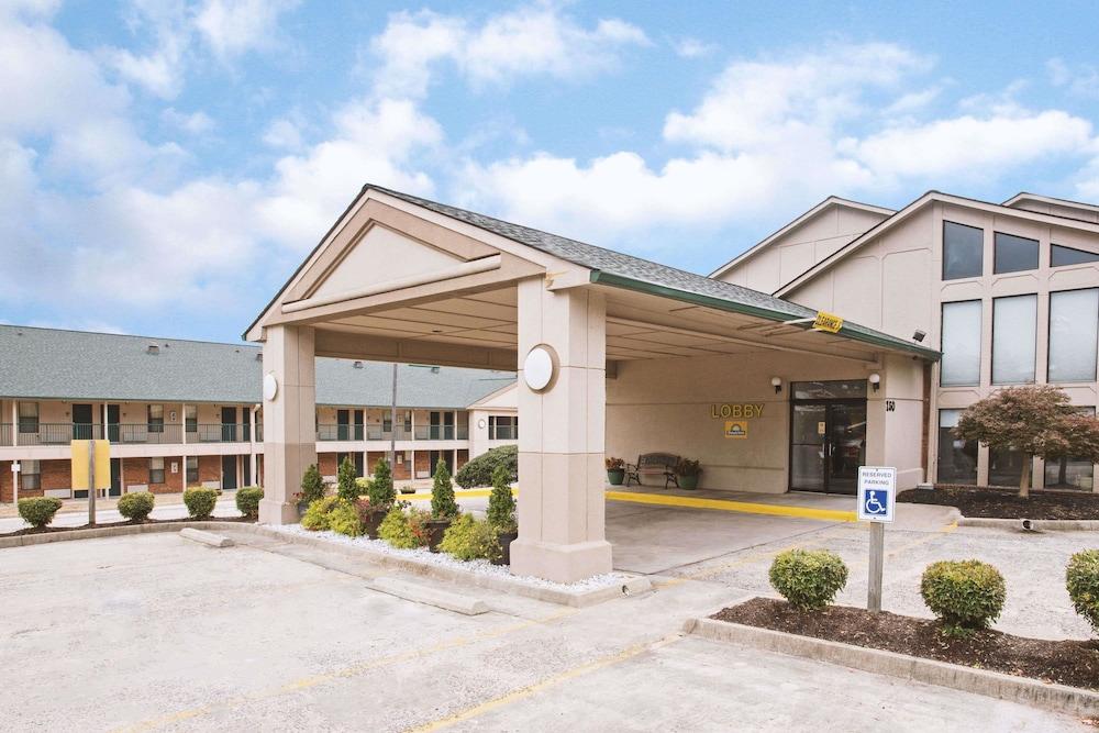 Days Inn by Wyndham Wytheville Pet Policy