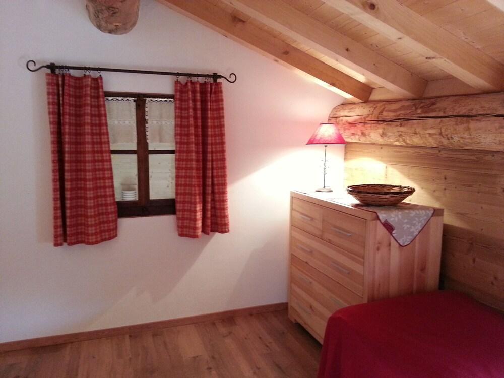 Pet Friendly Chalet on the Slopes in Valmeinier 1800