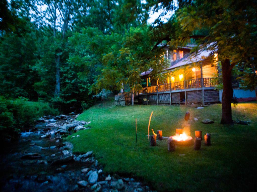 Stillwater Holler Pet Policy