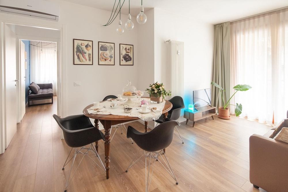 Pet Friendly Cozy Modern Apartment Retreat in Mestre