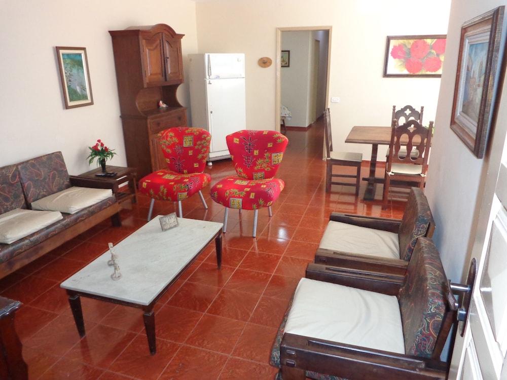 Pet Friendly 3/2 Cabo Frio Apartment 2 Blocks from Beach