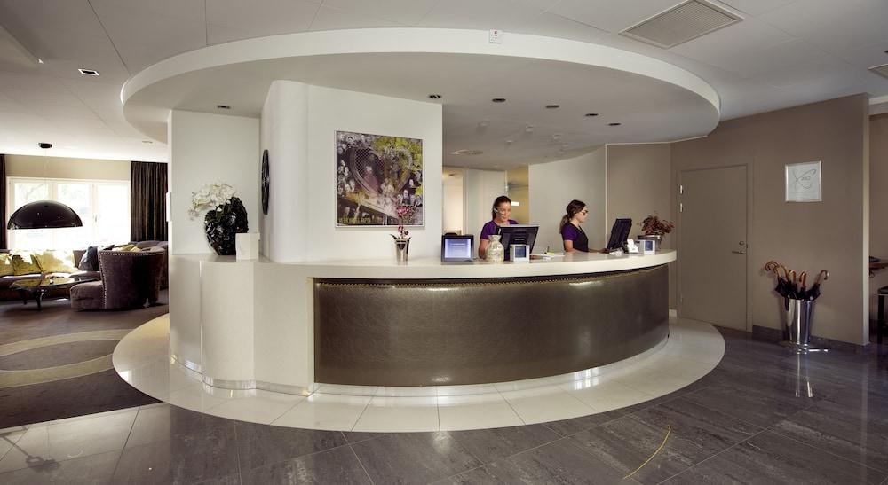 Pet Friendly Clarion Collection Hotel Tapto