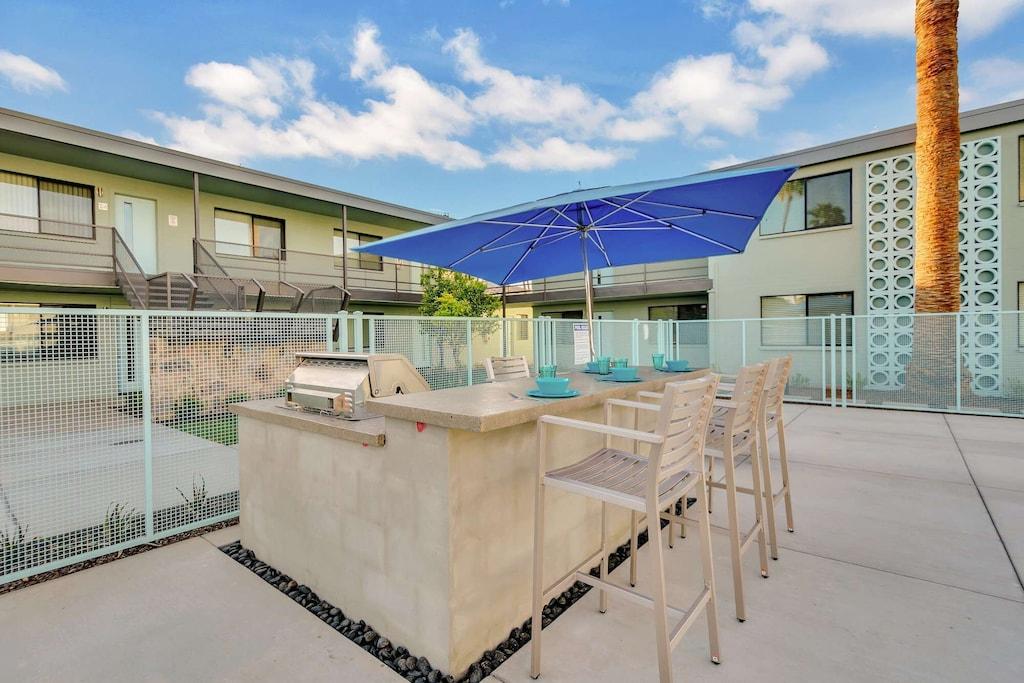 SDS03 Scottsdale 1/1 Apartment with Heated Pool Pet Policy