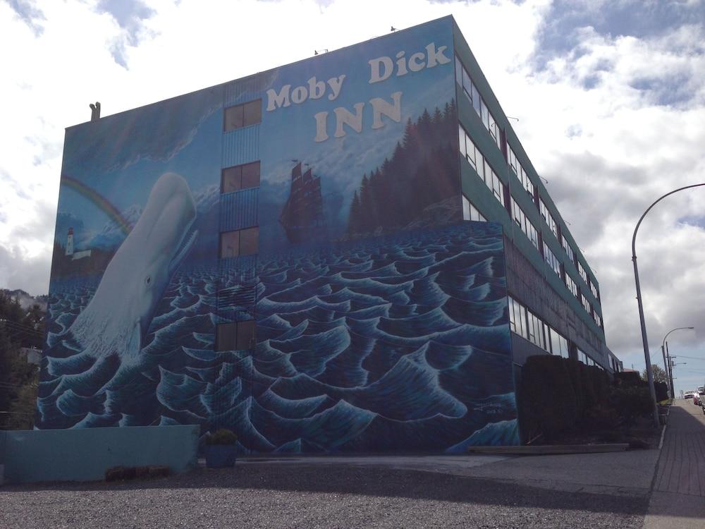 Pet Friendly Moby Dick Inn