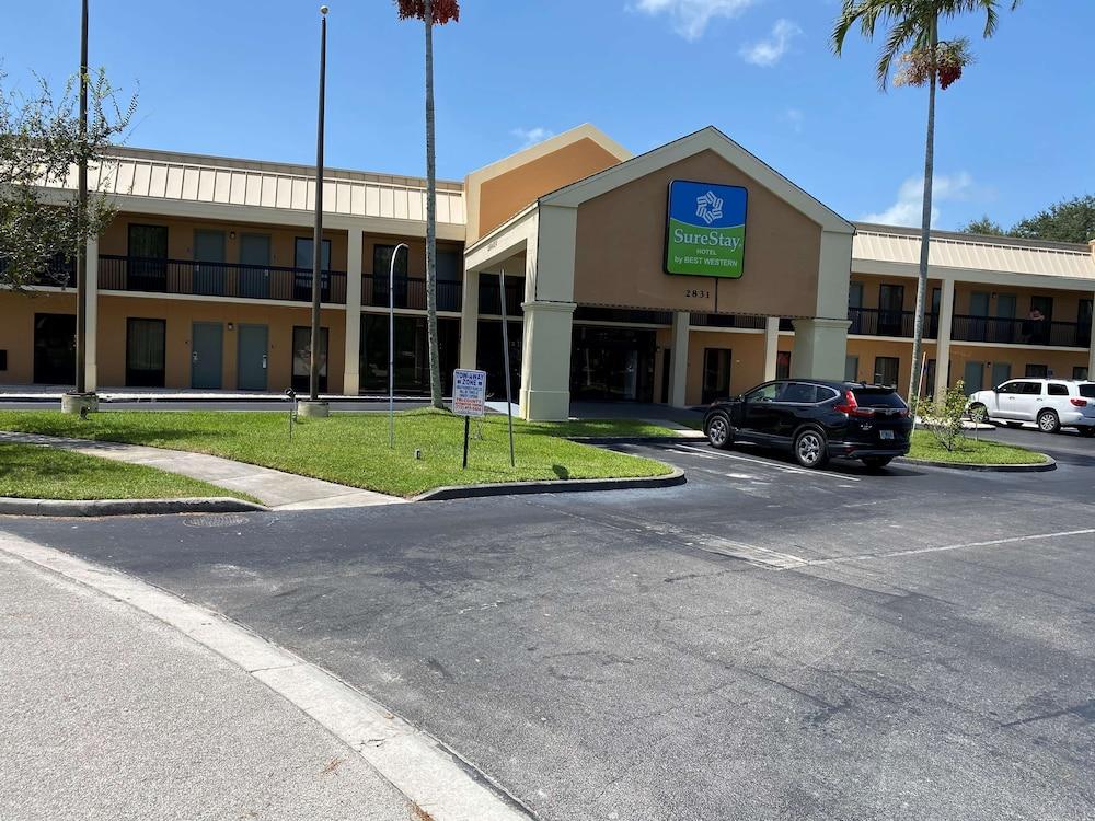 SureStay Hotel by Best Western Fort Pierce Pet Policy