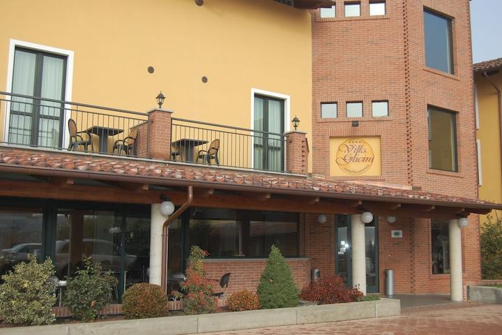 Pet Friendly Hotel Villa Glicini