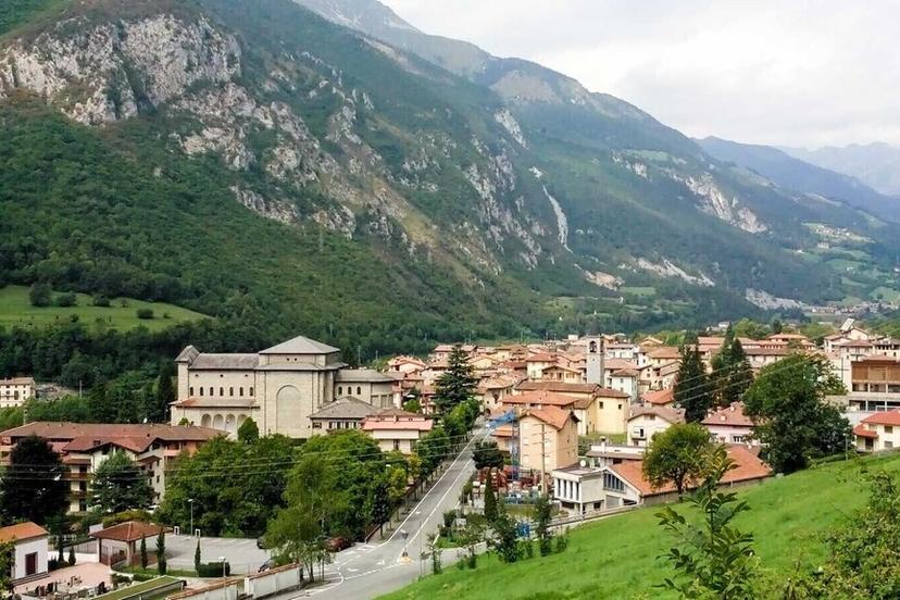 Pet Friendly Hotels in Villa d'Ogna, IT - BringFido