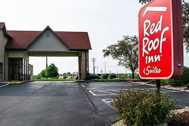 Pet Friendly Red Roof Inn and Suites Middletown Franklin