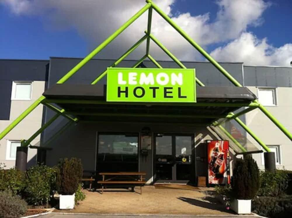 Pet Friendly Lemon Hotel Saint Omer