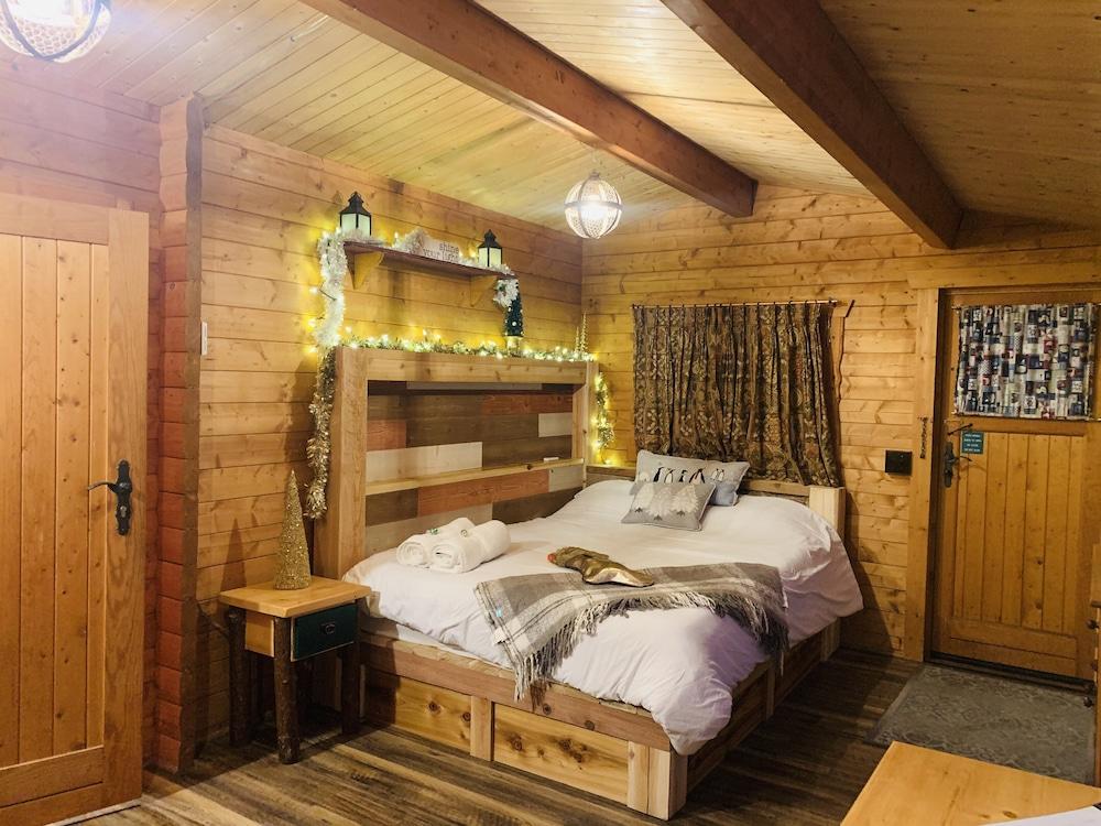 Studio Cabin in Hayward Pet Policy