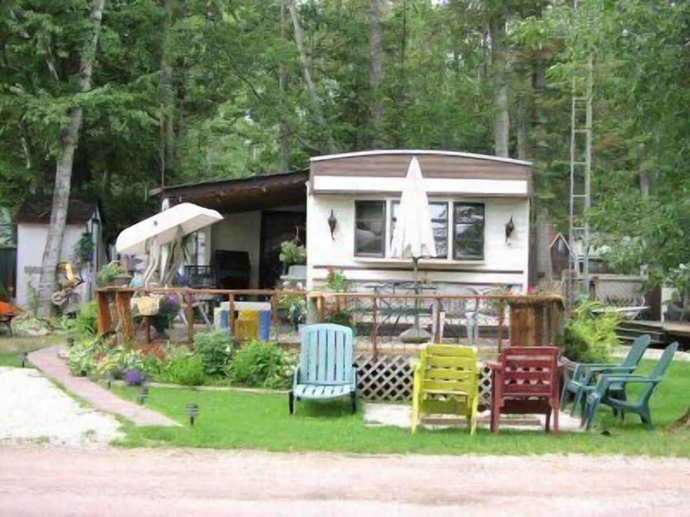 Pet Friendly Jell-E-Bean Campground and Trailers