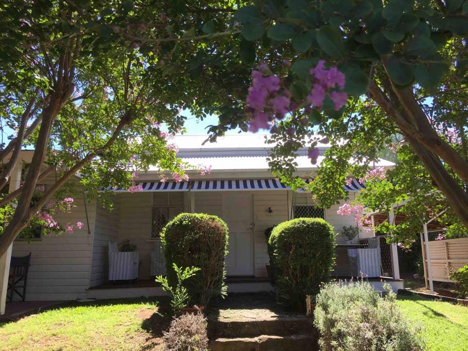 Pet Friendly Hotels in Warwick, Queensland, AU BringFido