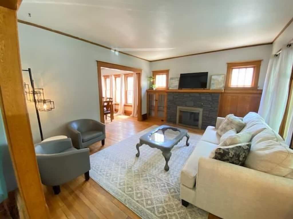 The Spot on Summit Pet Policy